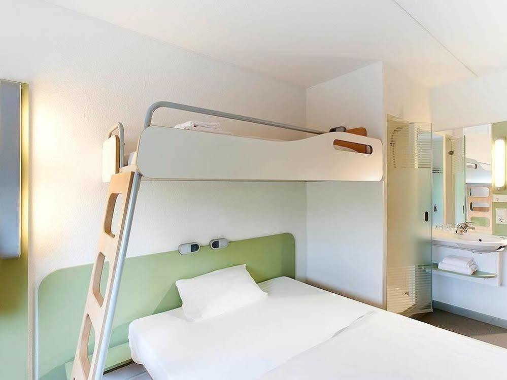 Ibis Budget Stains - Saint Denis - Universite Экстерьер фото